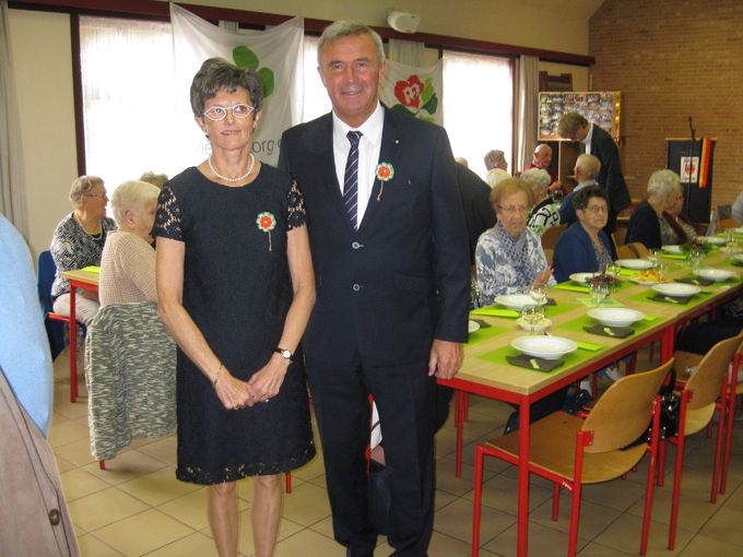 Rika met Burgemeester Hendrik  Verkest  .
Foto's  op het Samana feest 50 Jaar  bestaan op 8 Oktober 2017 